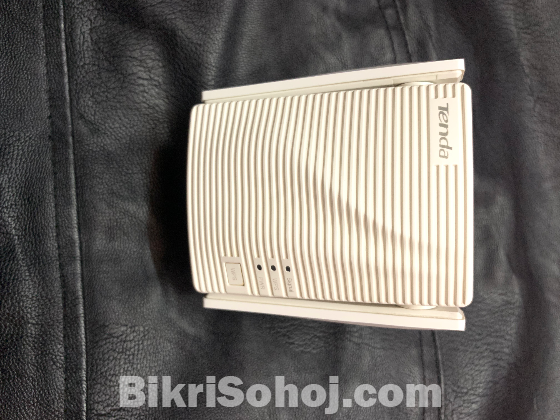 WiFi Range Extender Tenda-A18 dual band.